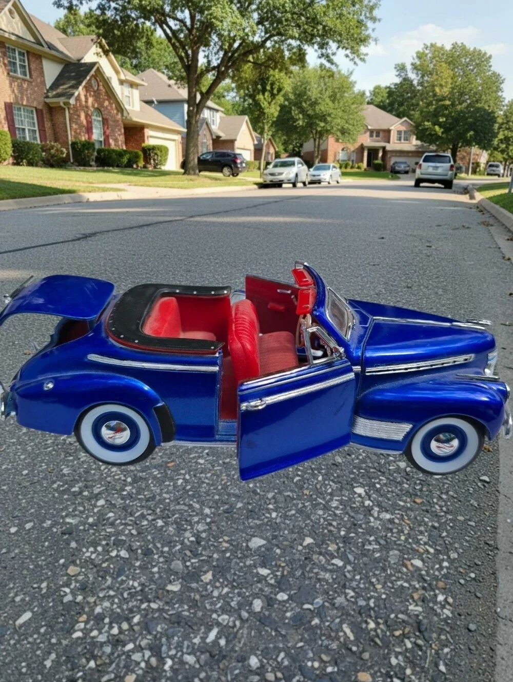 Welly 1941 Chevrolet Special Deluxe diecast model car Blue/ Red